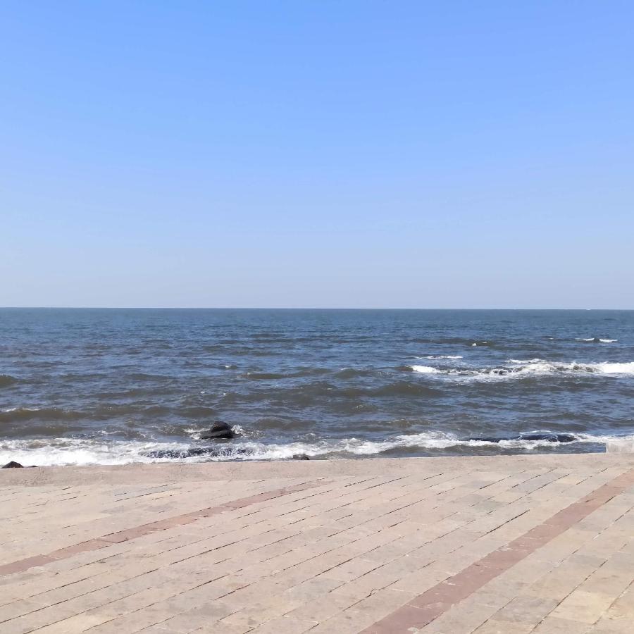 Апартаменты Cozy Private Ac Studio By The Sea Bandstand Bandra W Mumbai Nr Taj Lands End Экстерьер фото