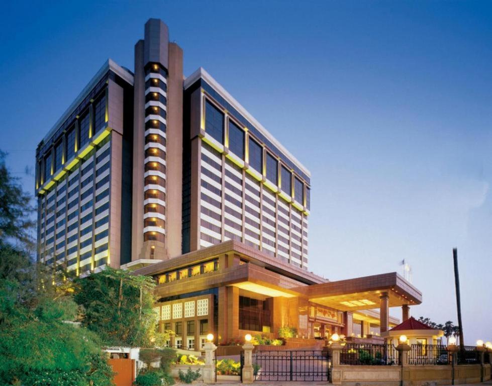 Апартаменты Cozy Private Ac Studio By The Sea Bandstand Bandra W Mumbai Nr Taj Lands End Экстерьер фото