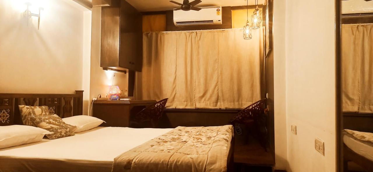 Апартаменты Cozy Private Ac Studio By The Sea Bandstand Bandra W Mumbai Nr Taj Lands End Экстерьер фото